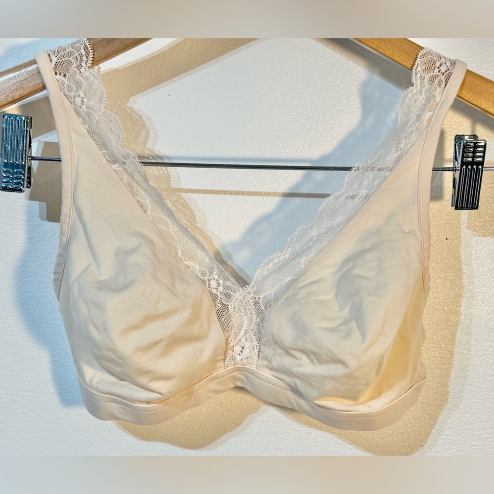 HANRO COTTON LACE SOFT CUP BRA size 32C style 2431